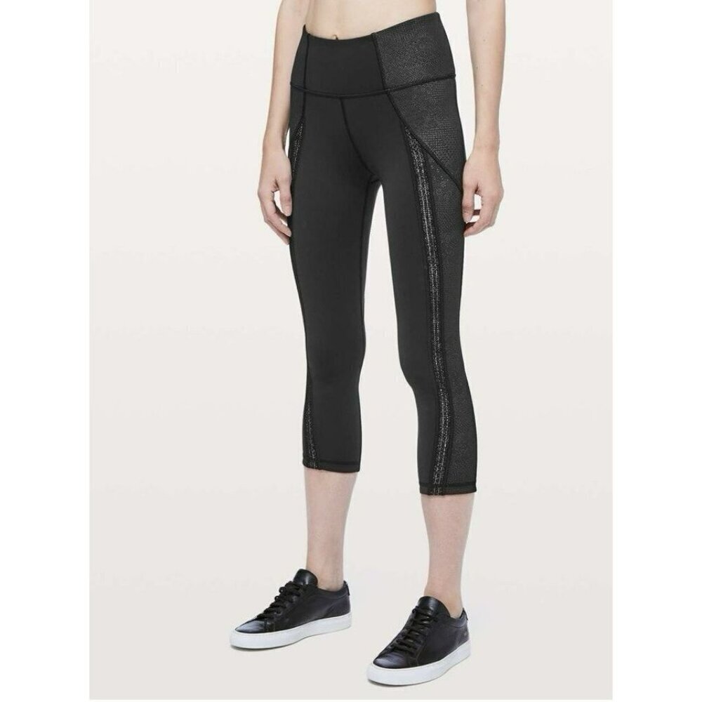 Lululemon Power Lines Crop *21" Black / Meisai Black White Size 6 EUC